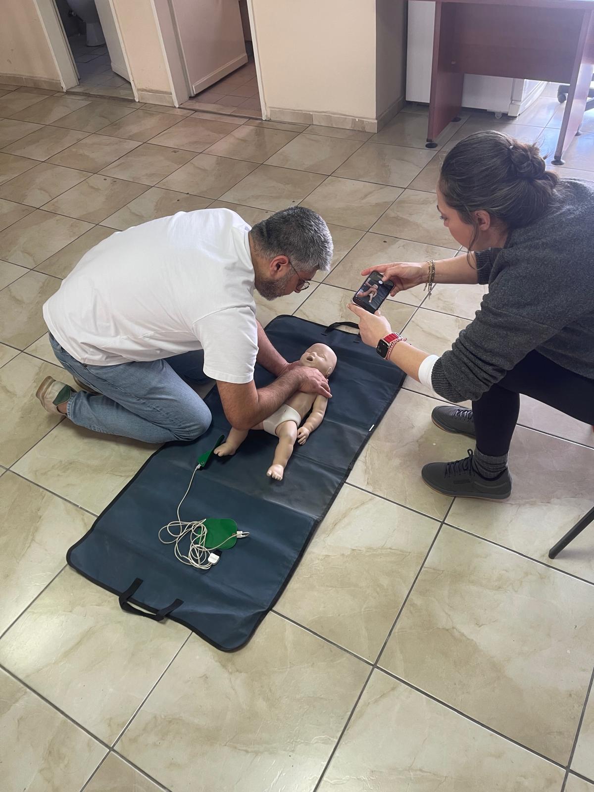 İlk yardım eğitimi uygulamalı ders