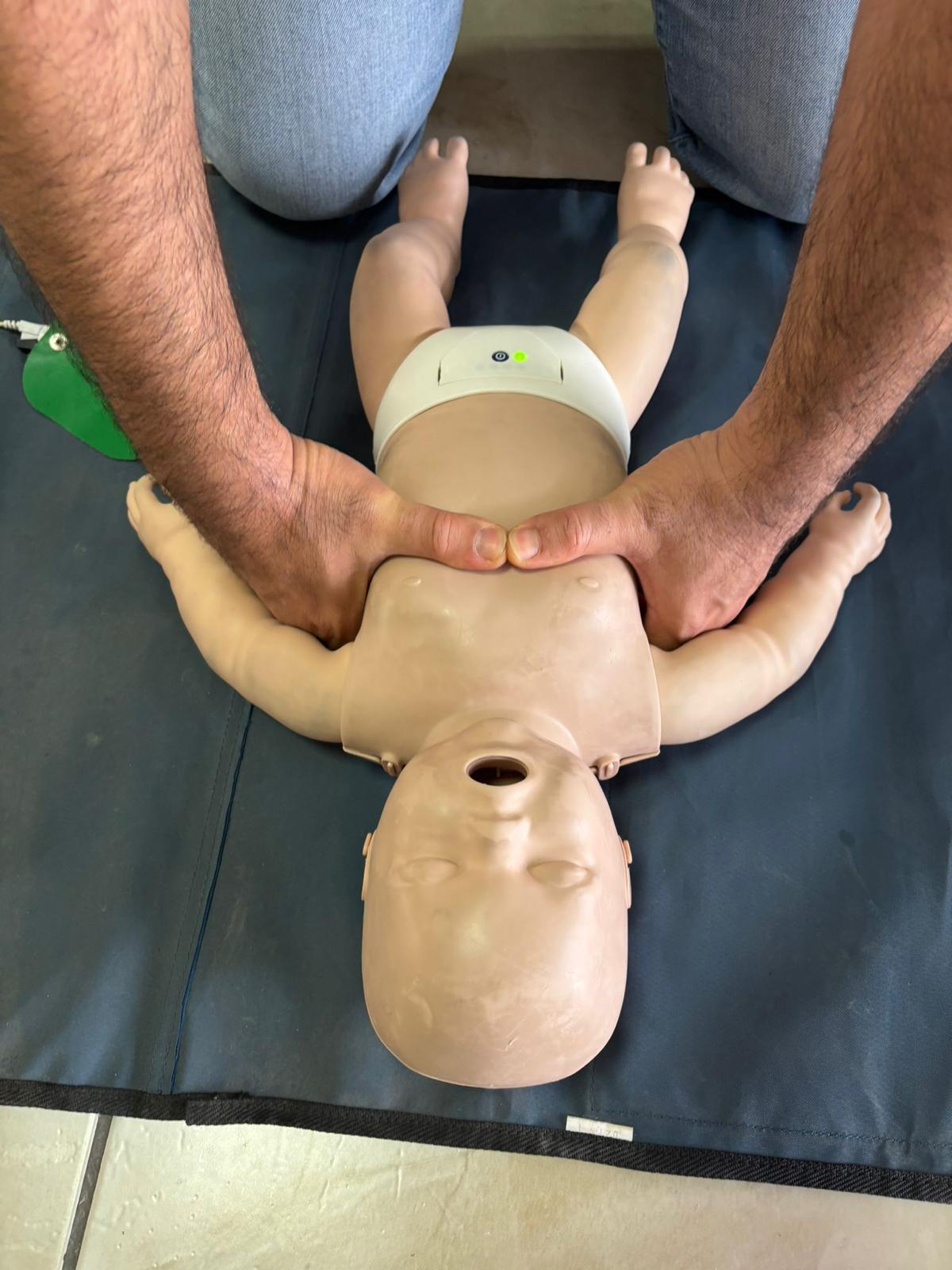 İlk yardım eğitimi katılımcıları